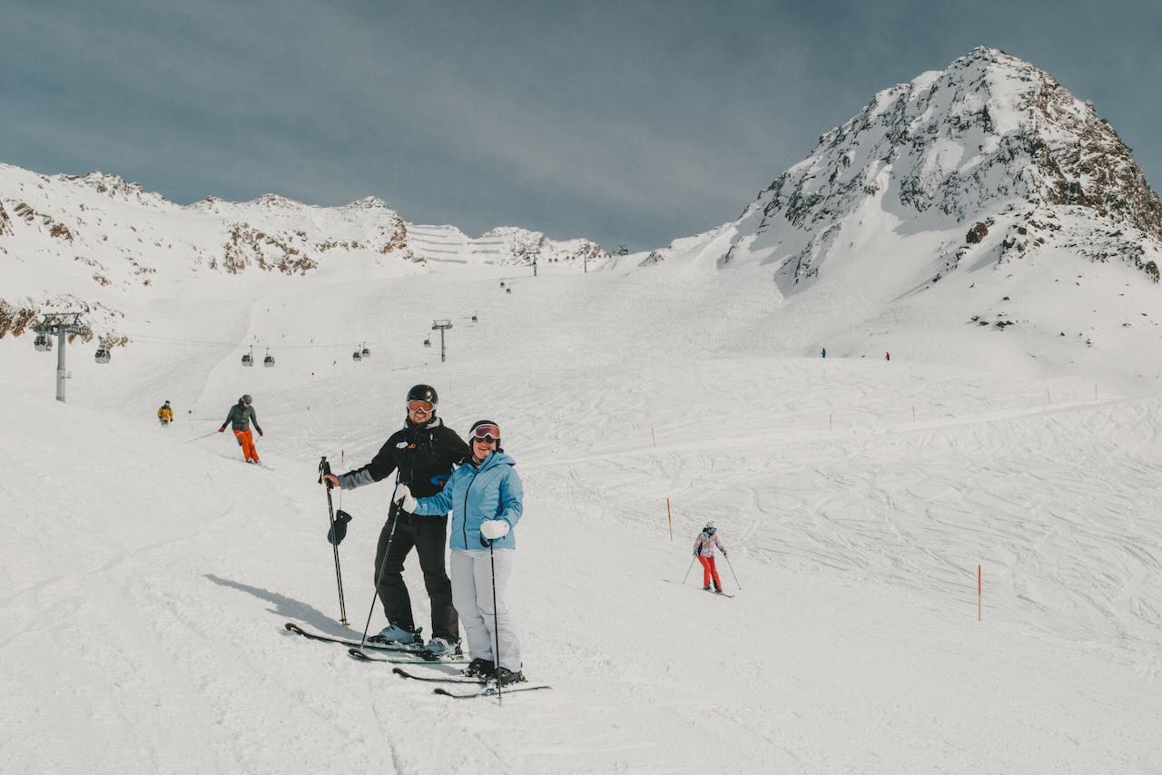 Sarah and Chris Skiing